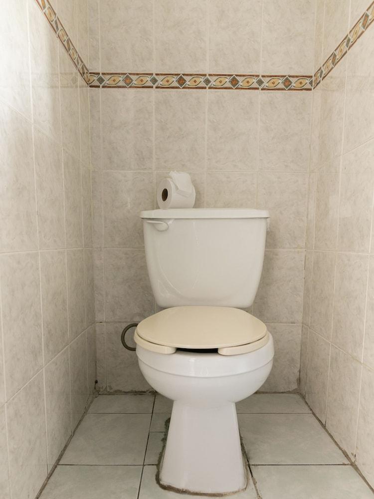 Capital O Zona Dorada Inn, 马萨特兰 外观 照片
