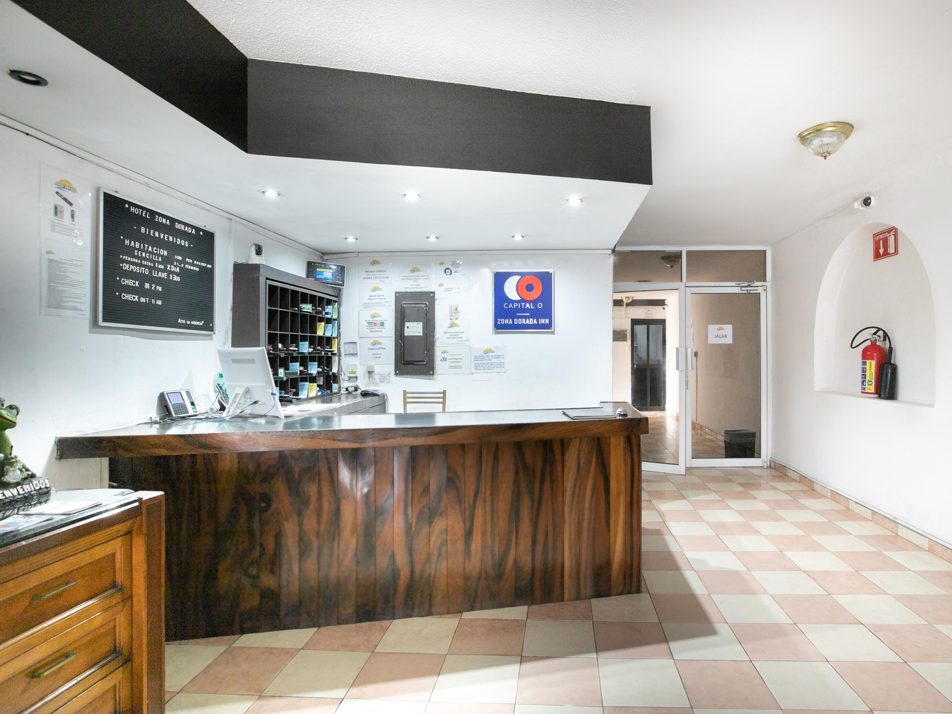 Capital O Zona Dorada Inn, 马萨特兰 外观 照片