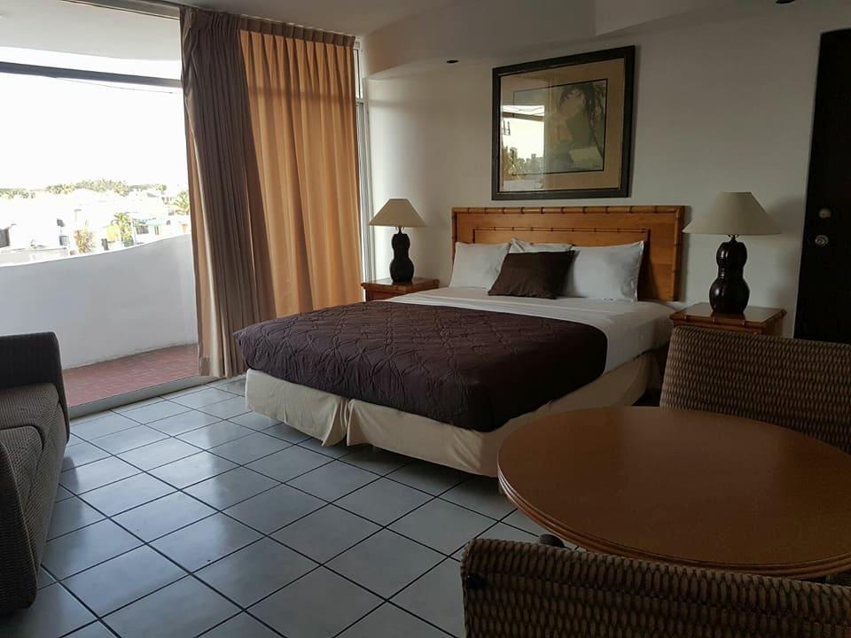 Capital O Zona Dorada Inn, 马萨特兰 外观 照片